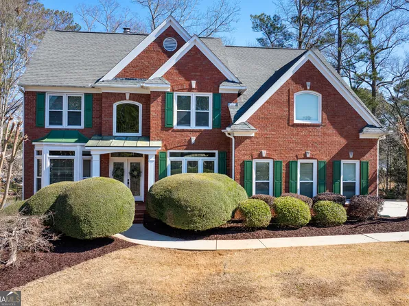 225 Hidden Lake Dr, Fayetteville, GA 30215