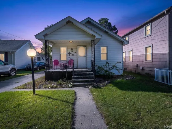 1737 Kollen St, Saginaw, MI 48602