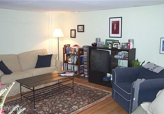 DCP_1590 Living room-2