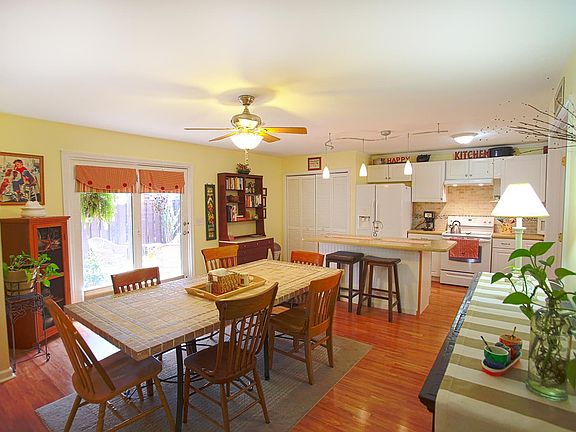 3rd image of 529 Plantation Ct