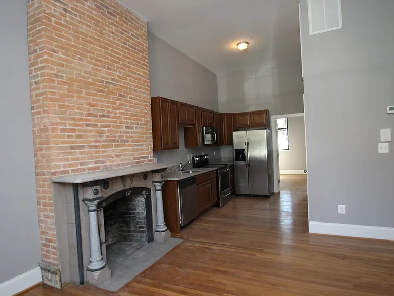 211 W Lanvale St — Photo 5