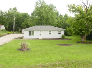 5936 Douglas Rd, Smithton, IL 62285