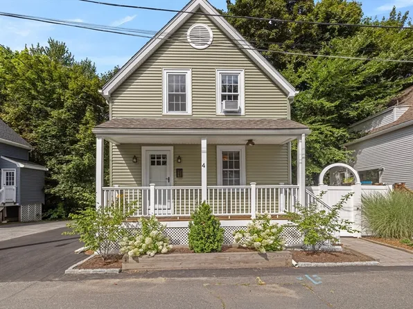 4 Webster Ct, Stoneham, MA 02180