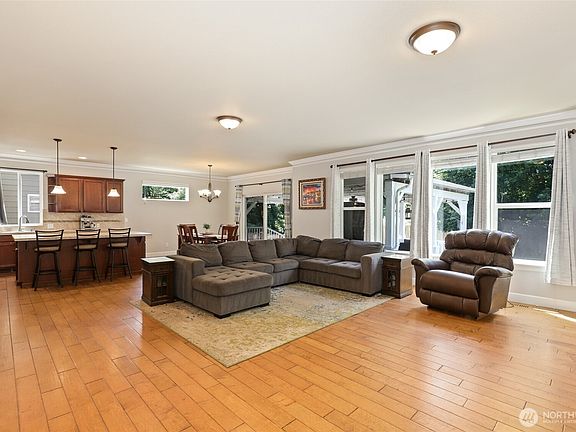 5th image of 1225 Kiely Drive SE