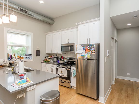 5th image of 3759 N Western Ave #3