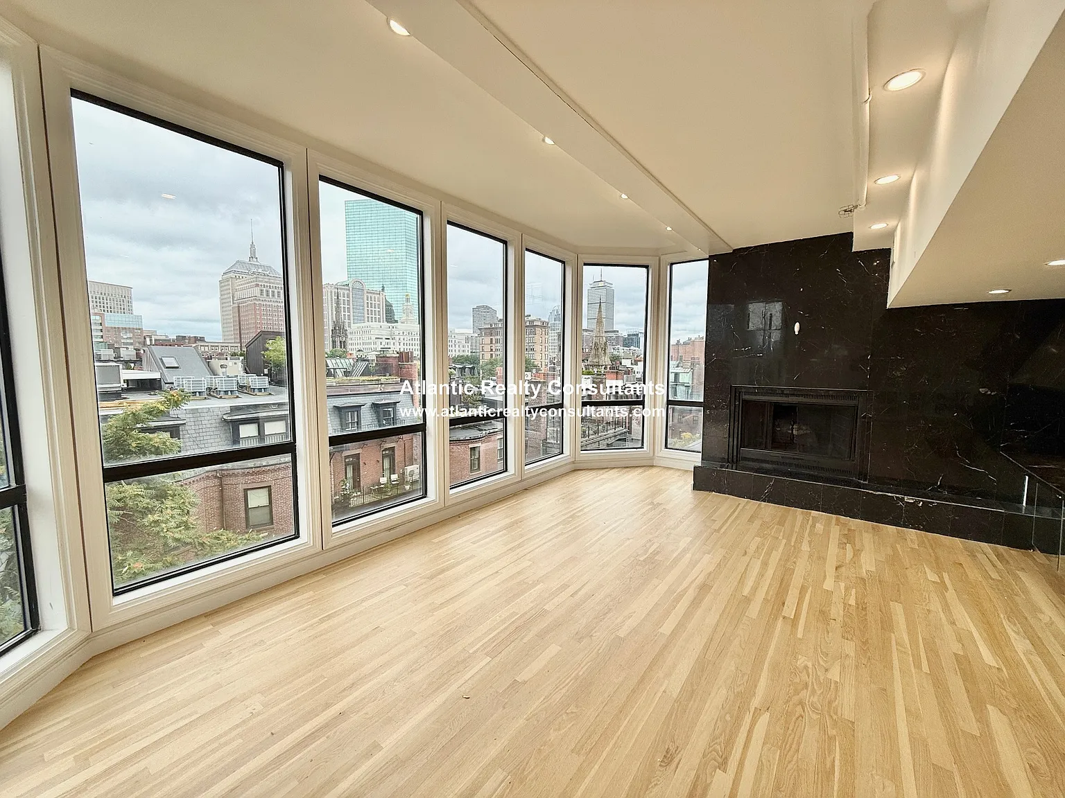 3 bed, 2.5 bath, 1250 sqft, $6,300 — Photo 1