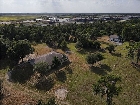 5th image of 26 Sundance Dr