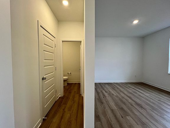 5th image of 10235 Samerton Ln