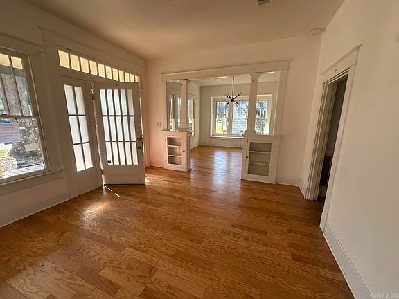5th image of 3000 S Cherry St