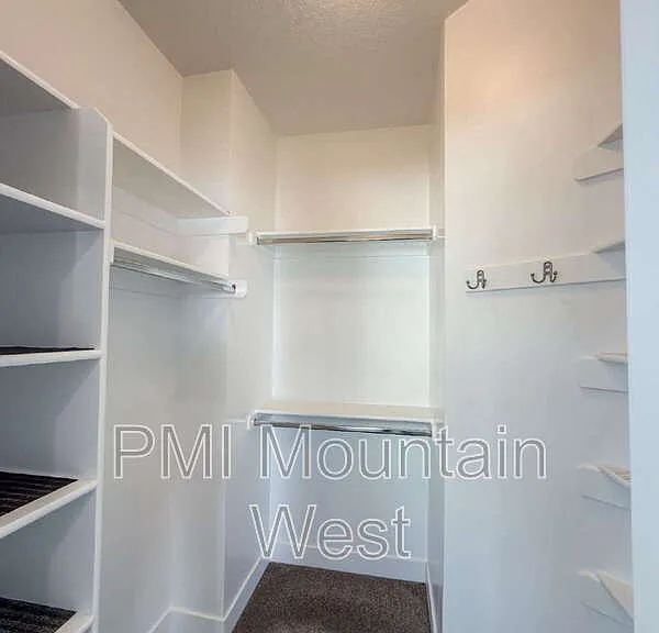 506 W 2200 N — Photo 25
