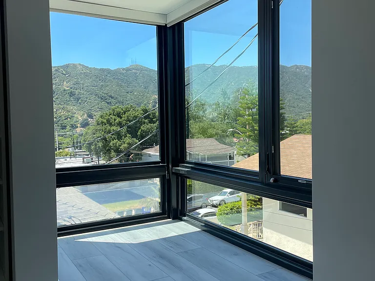 2527 Hermosa Ave #3/4 — Photo 11