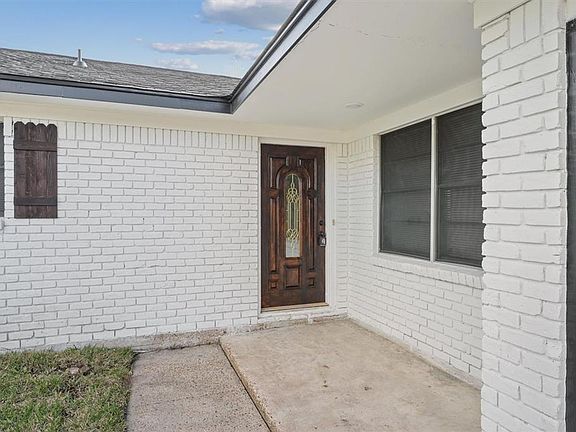 3rd image of 4123 Wuthering Heights Dr