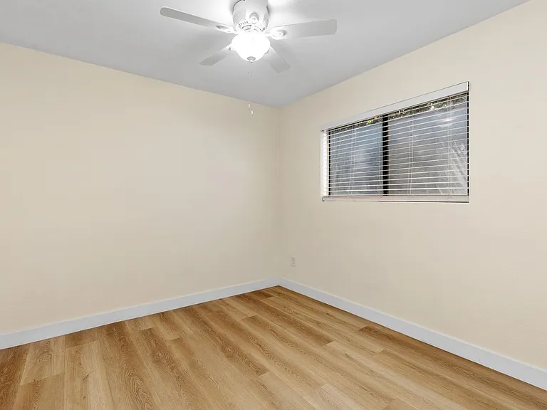 445 47th Street — Photo 16