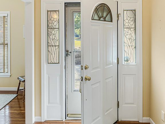5th image of 651 Oyster Bay Drive