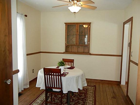 5th image of 303 Pine St