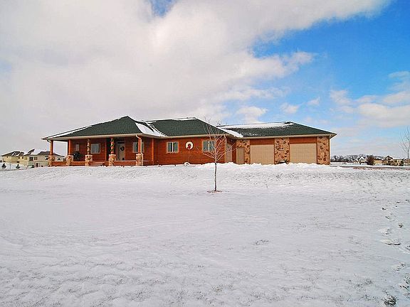 sits on 2.5 acres!