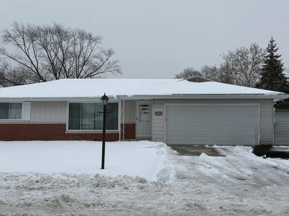 2626 S Daycor Dr, Peoria, IL 61607