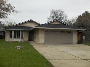 2050 Heller Ln, Redding, CA 96001