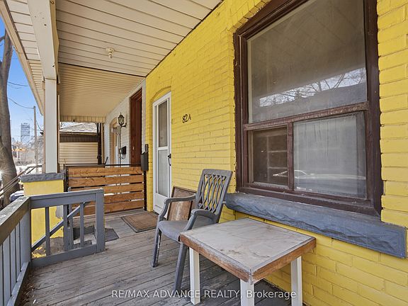 3rd image of 82A Augusta Ave