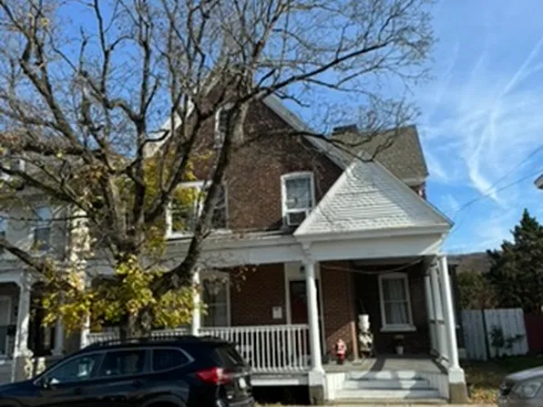 35 S 4th St, Emmaus, PA 18049