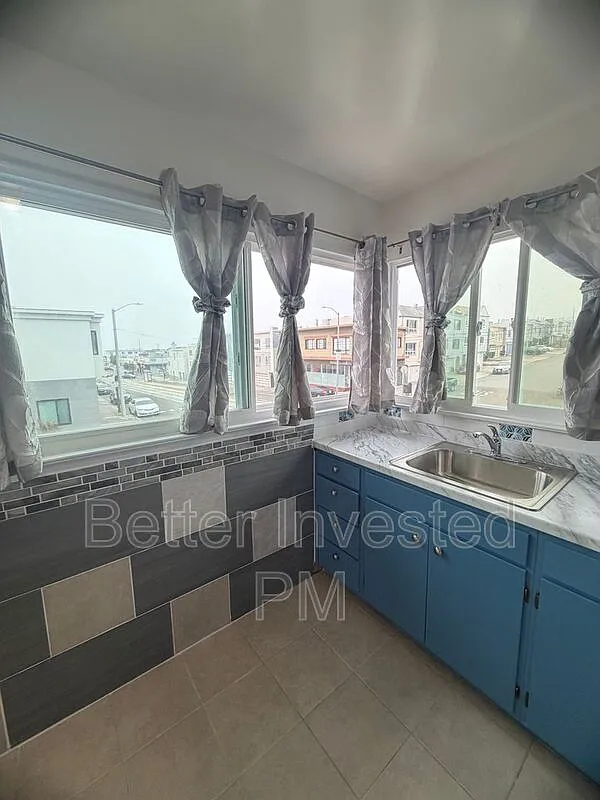 2 bed, 1.0 bath, 800 sqft, $3,850 — Photo 1