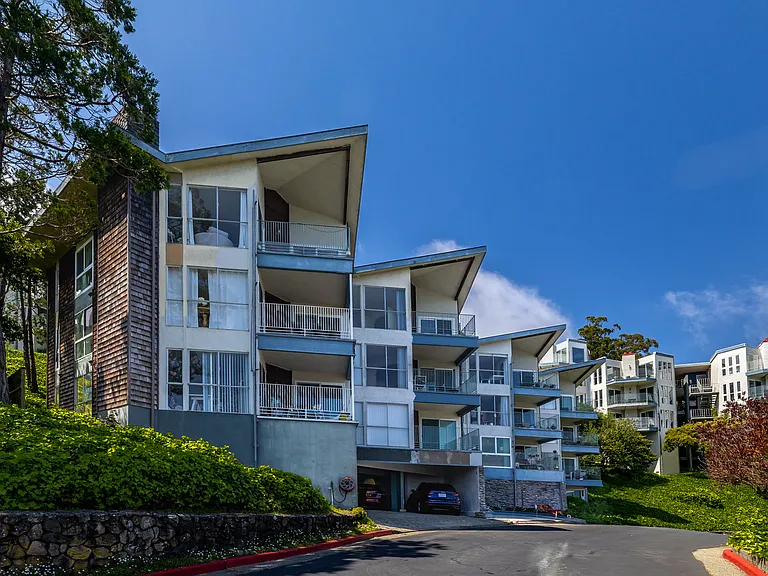 Sausalito Towers — Photo 32
