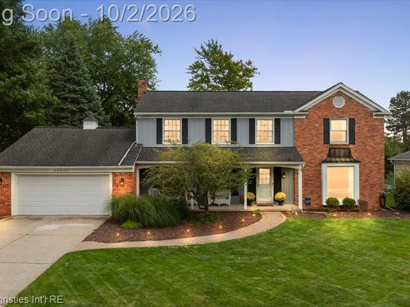 36342 Old Homestead Dr, Farmington Hills, MI 48335