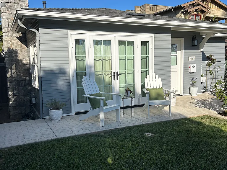 5537 Bellevue Ave — Photo 2