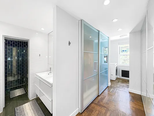 Sold by Keller Williams NYC | media 18