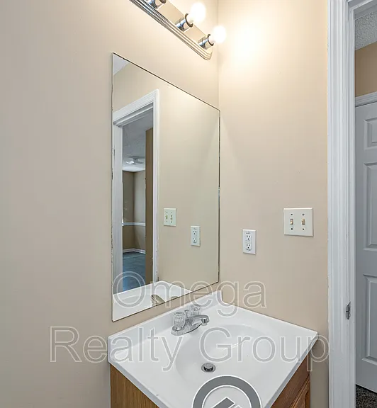 403 22nd Ave NE — Photo 8
