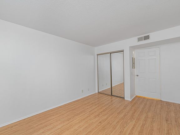4th image of 4434 Fulton Ave APT 208