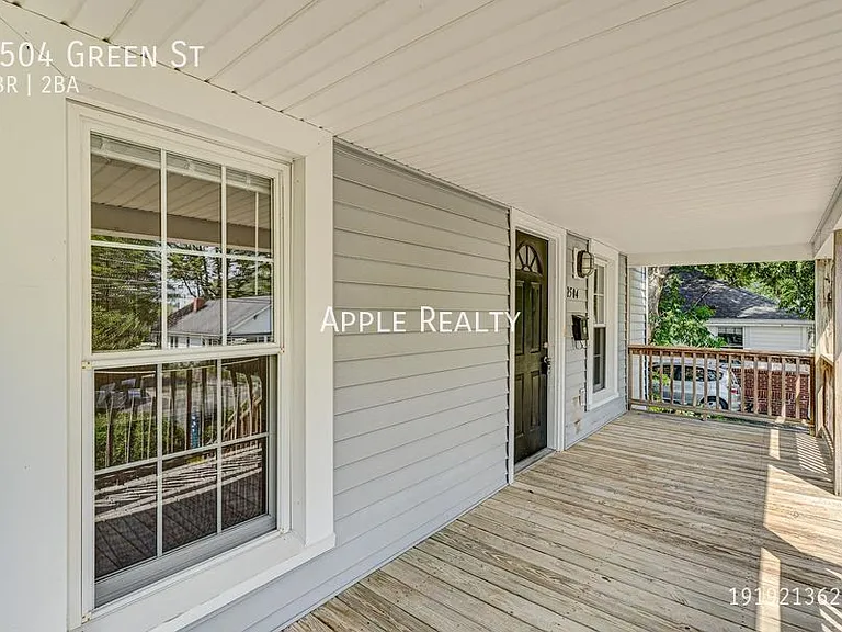 2504 Green St — Photo 17