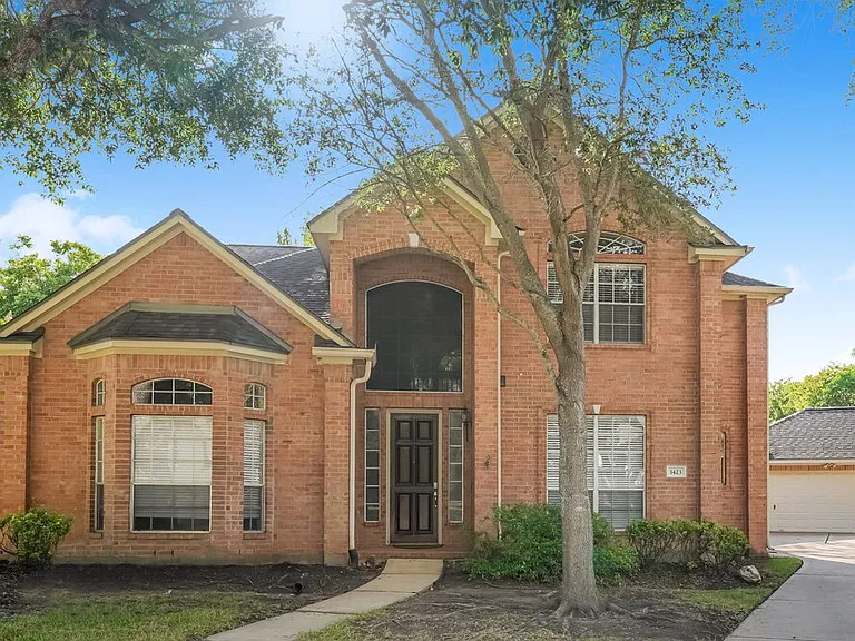 1423 Tilman Dr — Photo 1