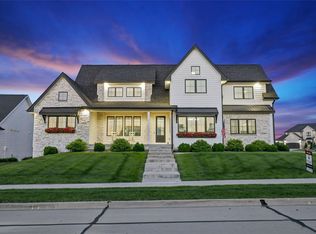 17448 Aurora Dr, Clive, IA 50325