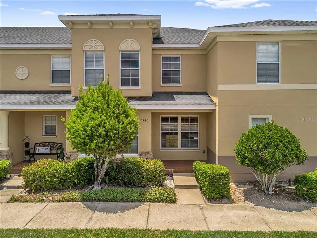 2 bed, 2.5 bath, 1496 sqft, $1,750 — Photo 1