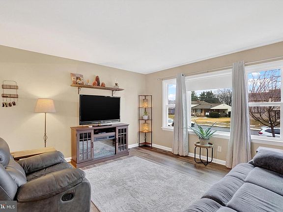 4th image of 4807 Delbrook Rd