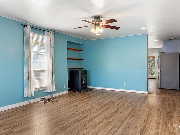 5th image of 617 Lake Lowell Ave