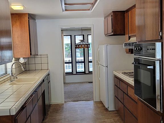 4th image of 11815 Upper Circle Dr