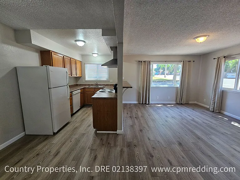 2951 Robert Ct — Photo 7