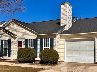 5 Sandy Point Ct, Simpsonville, SC 29680