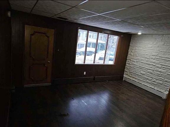 5th image of 134 East Ave