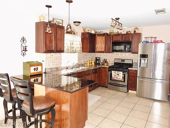 4th image of 1493 Linn Ln