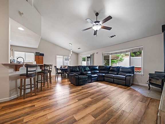 4th image of 3896 Craftsman Ave