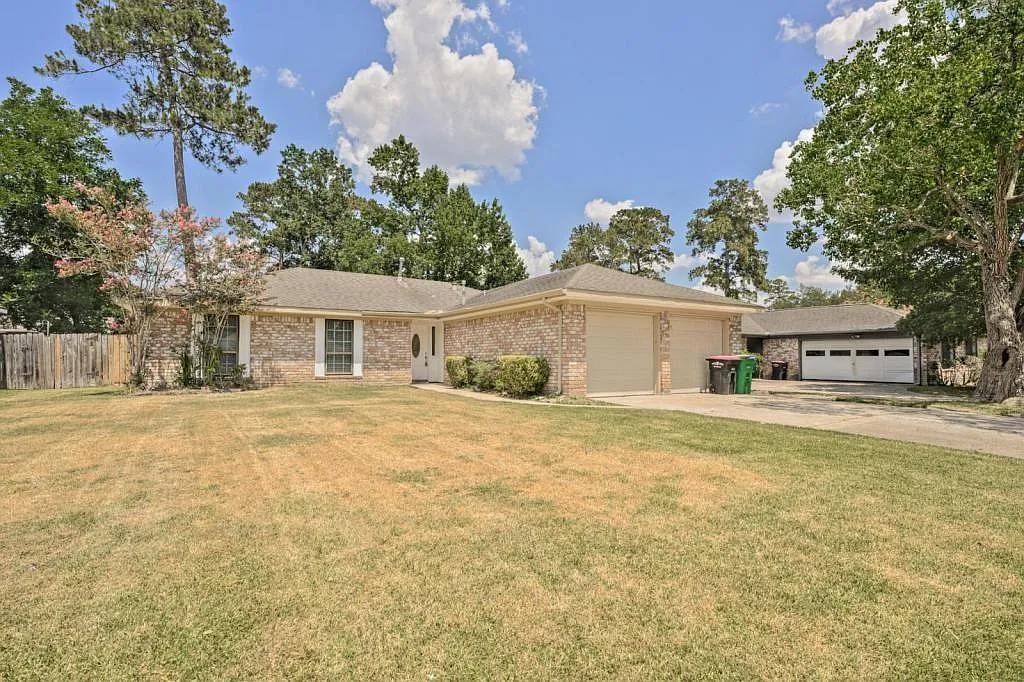 3 bed, 2.0 bath, 1558 sqft, $1,850 — Photo 2