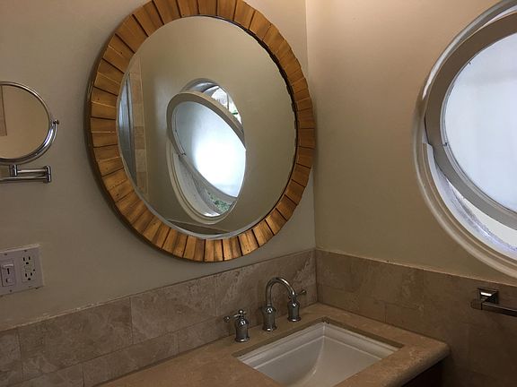 Full Bathroom with Port-hole window