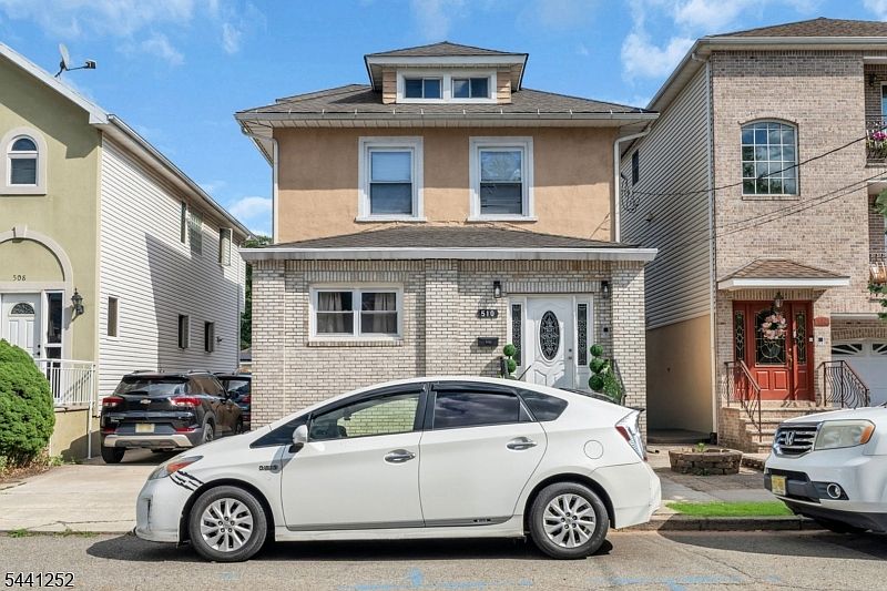 1st image of 510 Burnham Rd