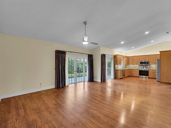4th image of 5641 Thornbluff Avenue