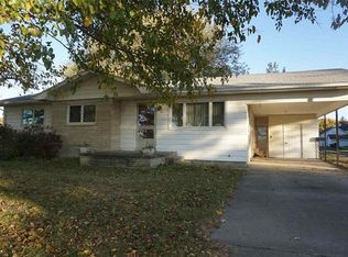 120 State Route 10, New Holland, IL 62671