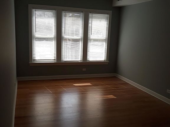 2nd image of 1500 W Pratt Blvd #2F