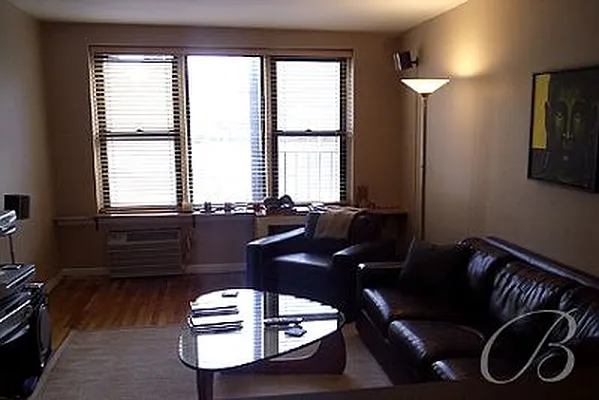 Sold by Bellmarc Realty | media 5